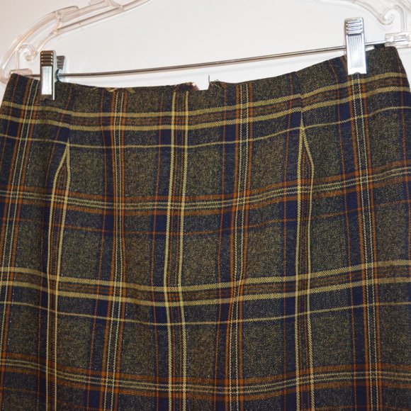 MRS Uniform Plaid Green Skirt Front Accent M (W16 x H19 x L23.5) - Picture 3 of 7